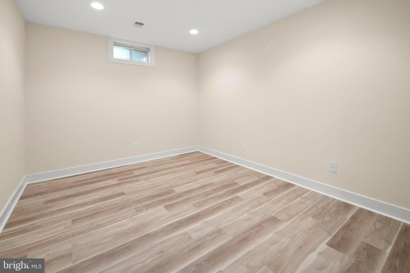 217 Pleasant Street SW photo 73
