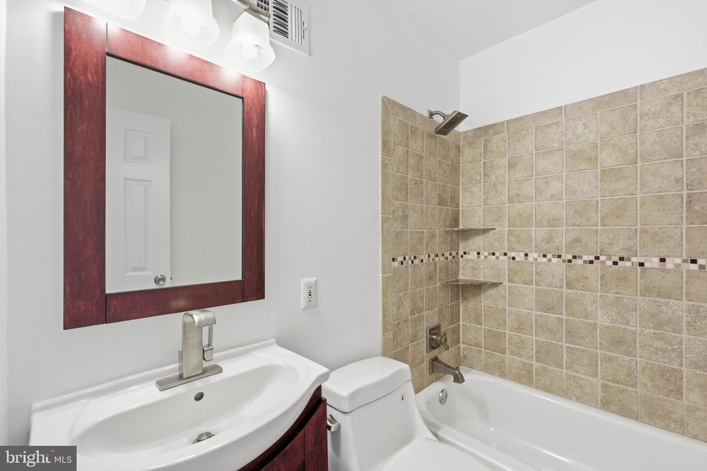 2146 Pimmit Drive photo 17