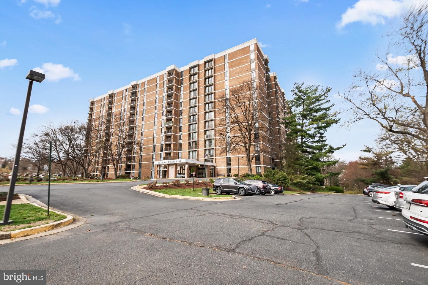 2300 Pimmit Drive #608 photo 2