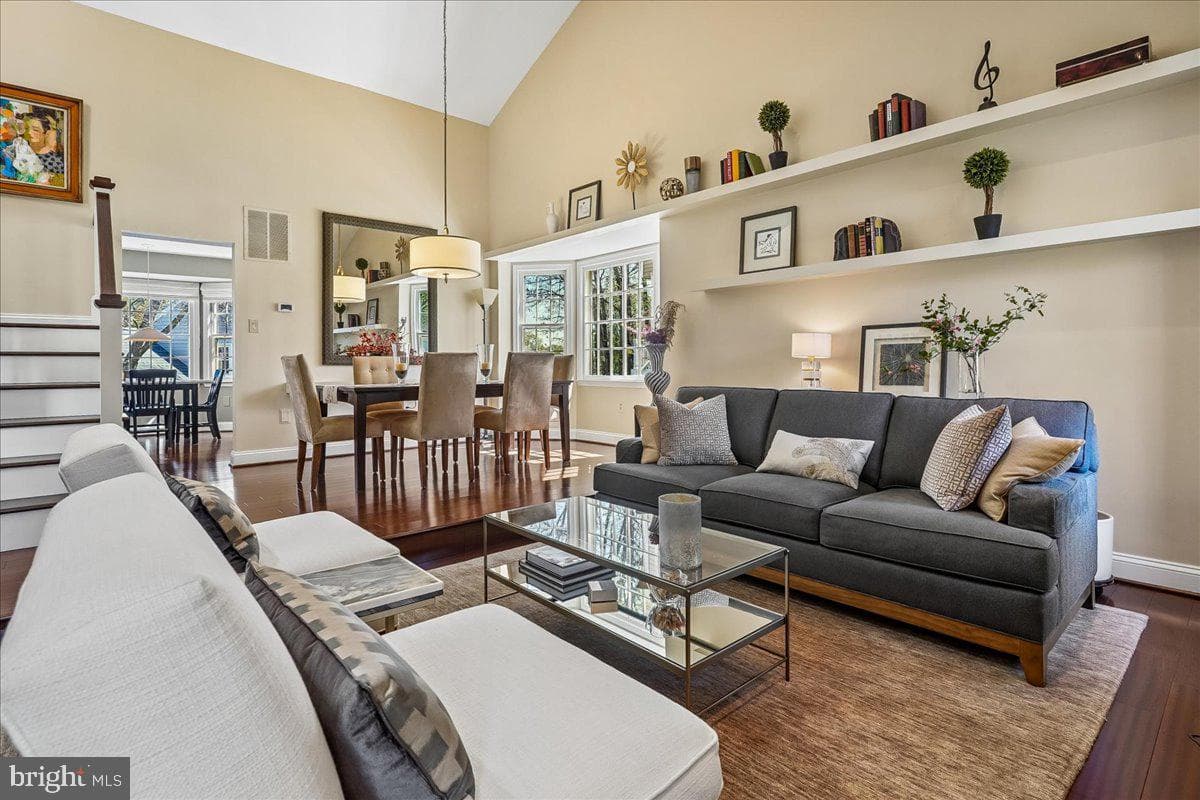 7801 Blue Jasmine Court photo 6