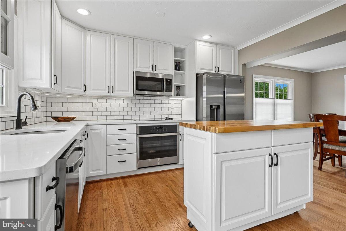 6404 Kings Landing Road photo 13