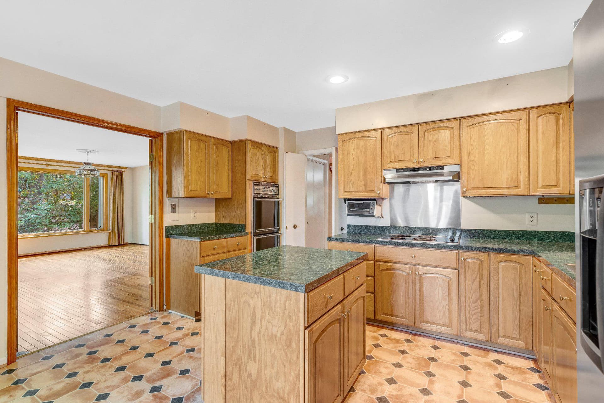 10910 Miller Road photo 12