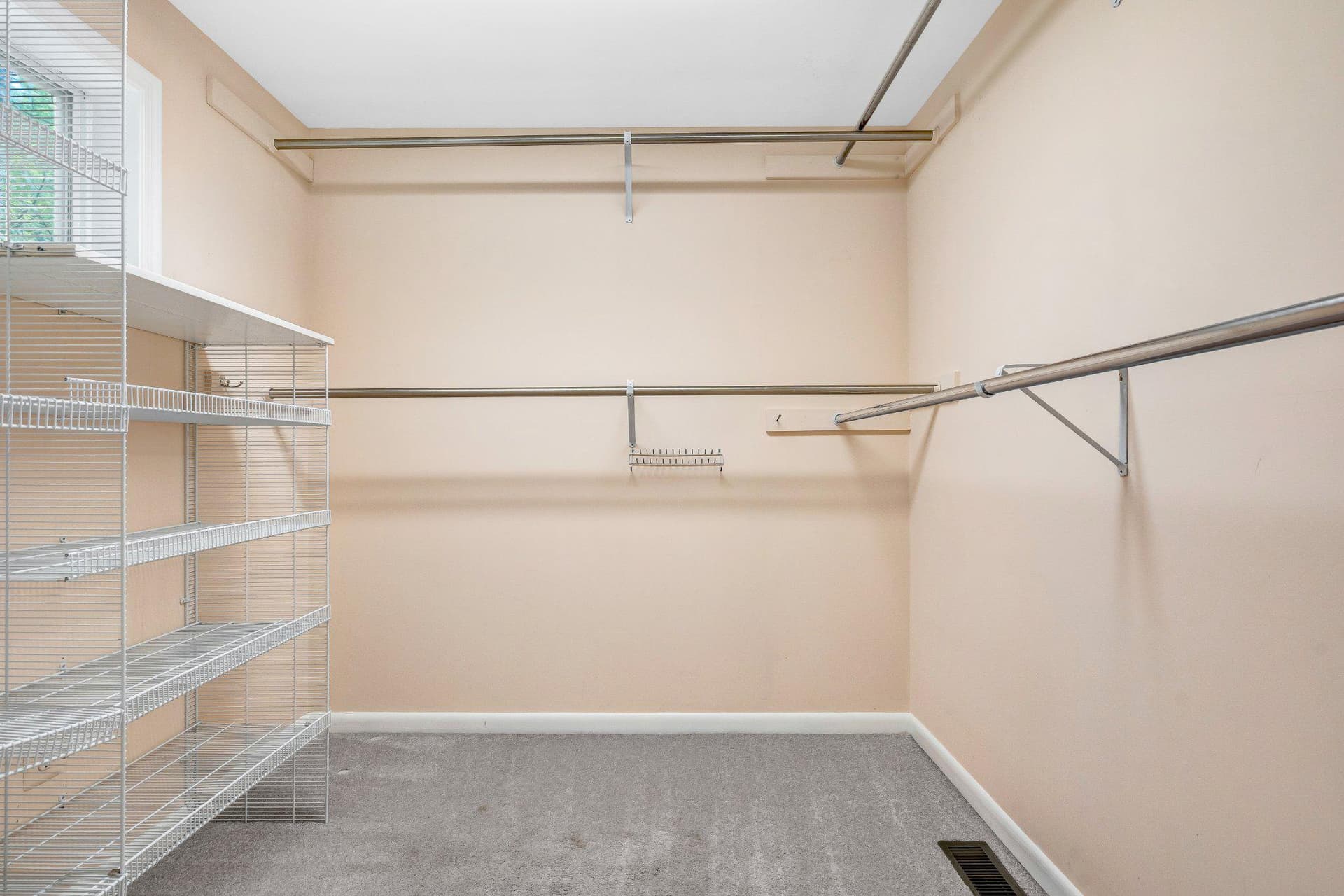 10910 Miller Road photo 32