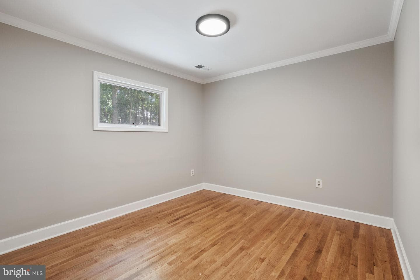 10418 Adel Road photo 20