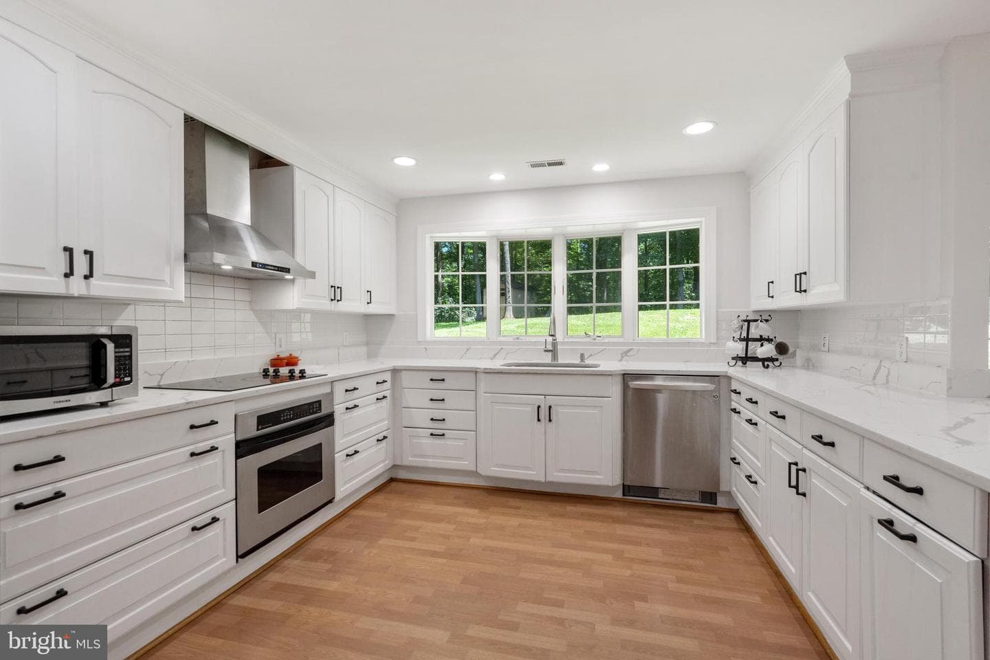 10418 Adel Road photo 3