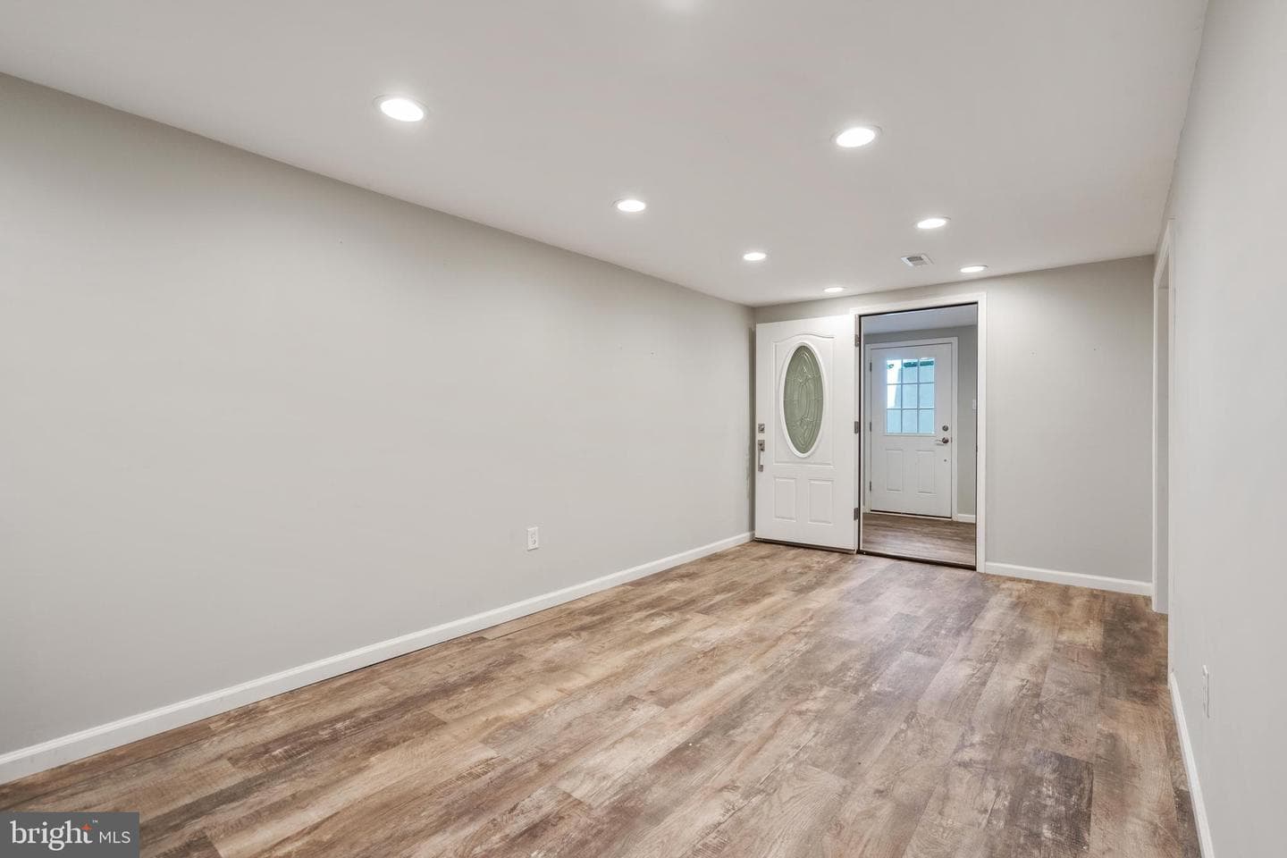 10418 Adel Road photo 34