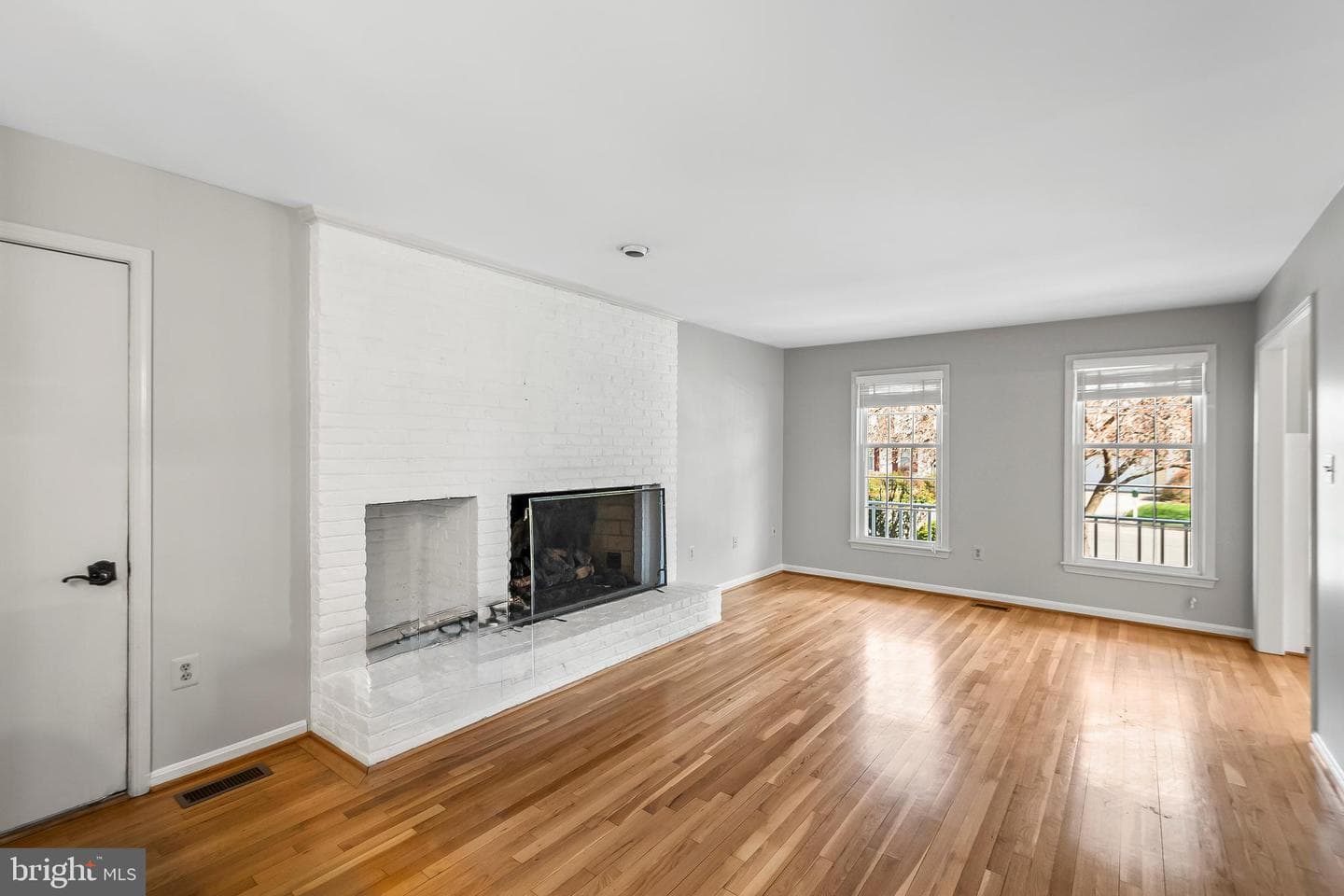 8942 Kenilworth Drive photo 21