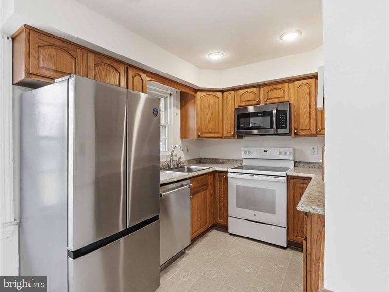 6404 Inwood Drive photo 22