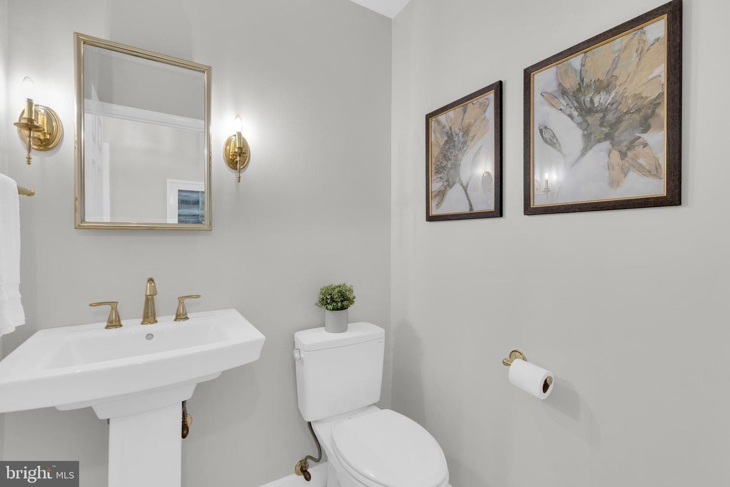 8101 Overlake Court photo 25
