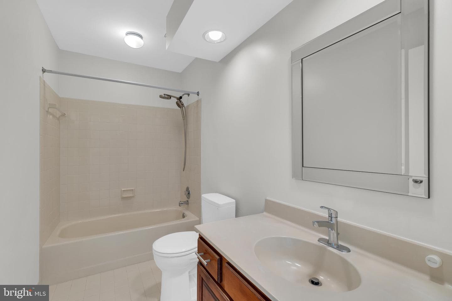 8101 Overlake Court photo 40