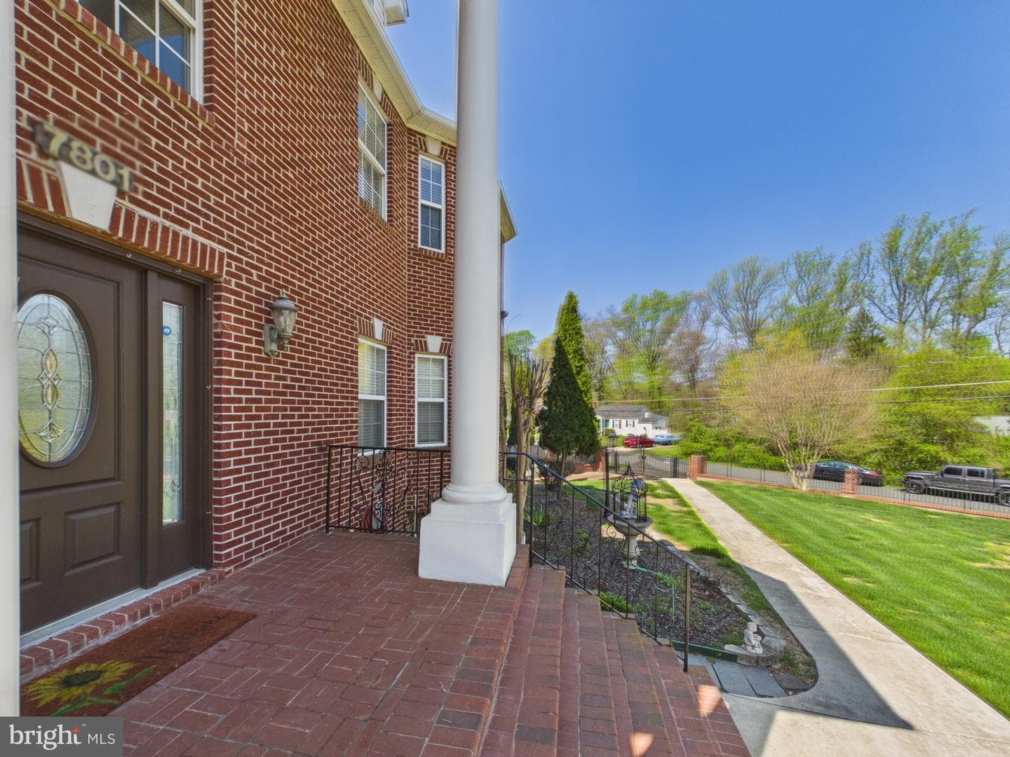 7801 Ridgewood Dr photo 4