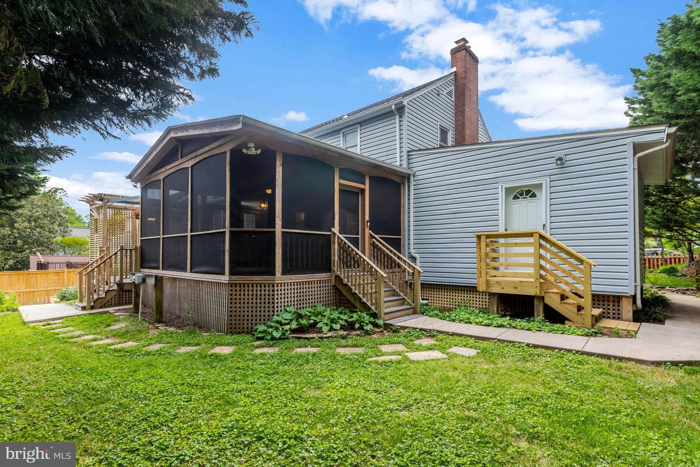 2753 Woodlawn Avenue photo 8
