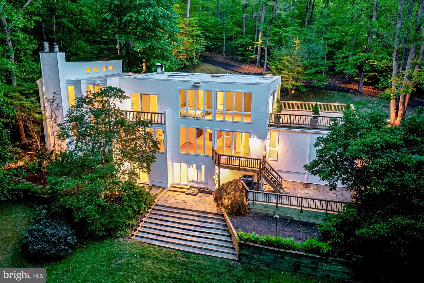 125 Eagles Mere Road photo 2