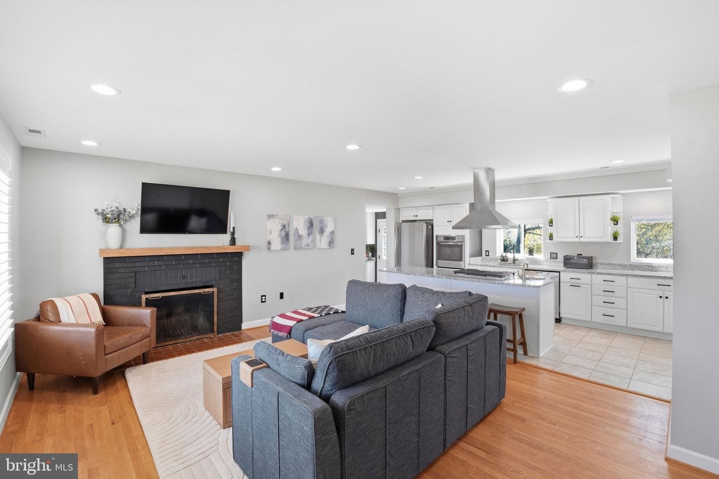 2209 Rollins Drive photo 3