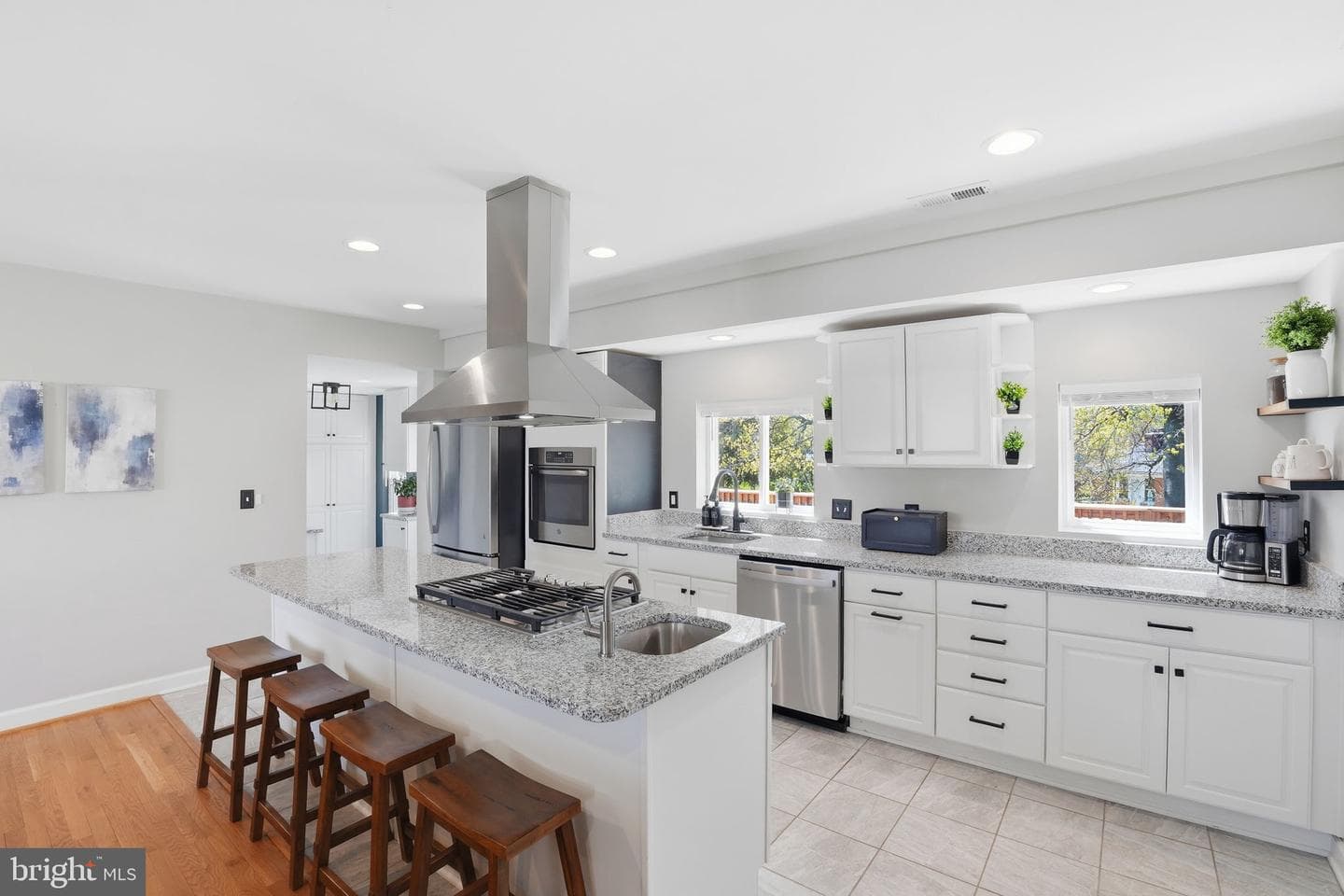 2209 Rollins Drive photo 4