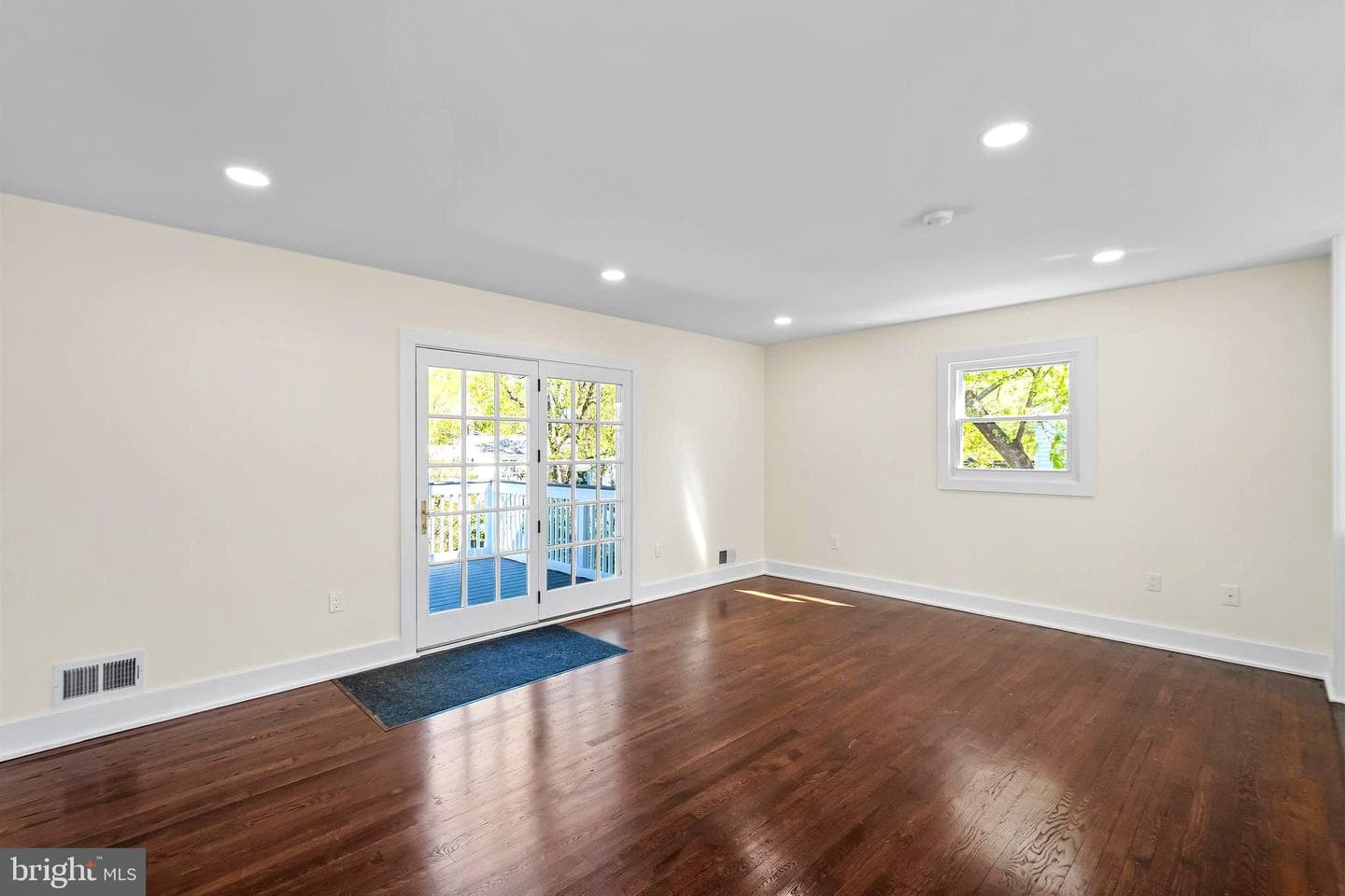 6019 Marilyn Drive photo 6