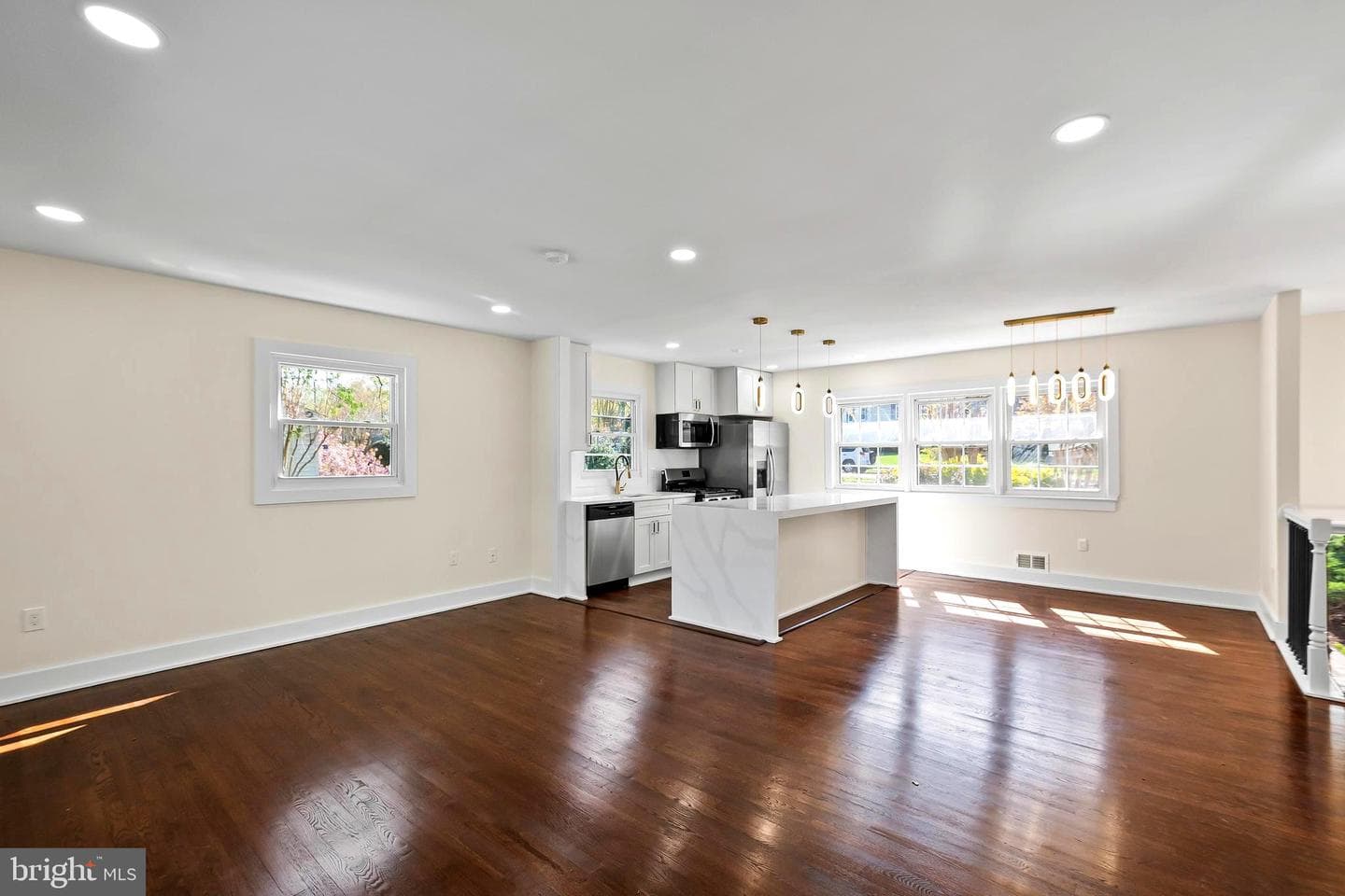 6019 Marilyn Drive photo 8