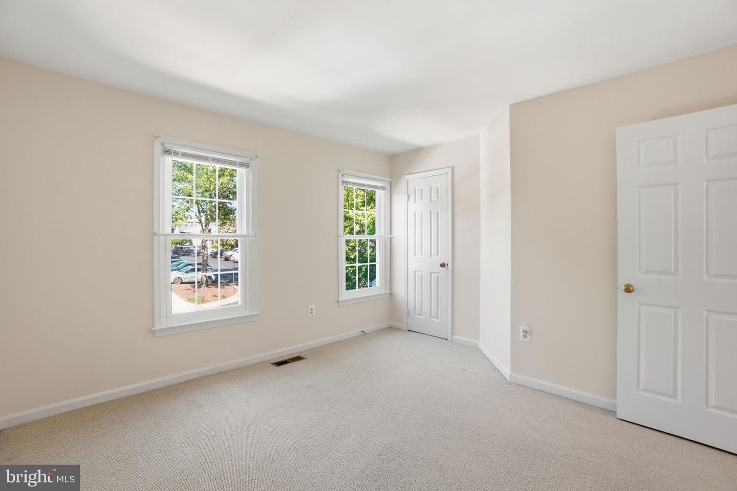6467 Brick Hearth Court photo 12