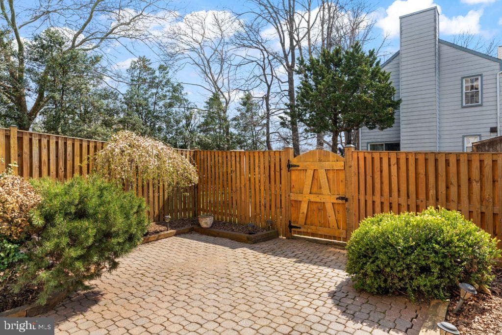 2851 Yarn Court photo 55