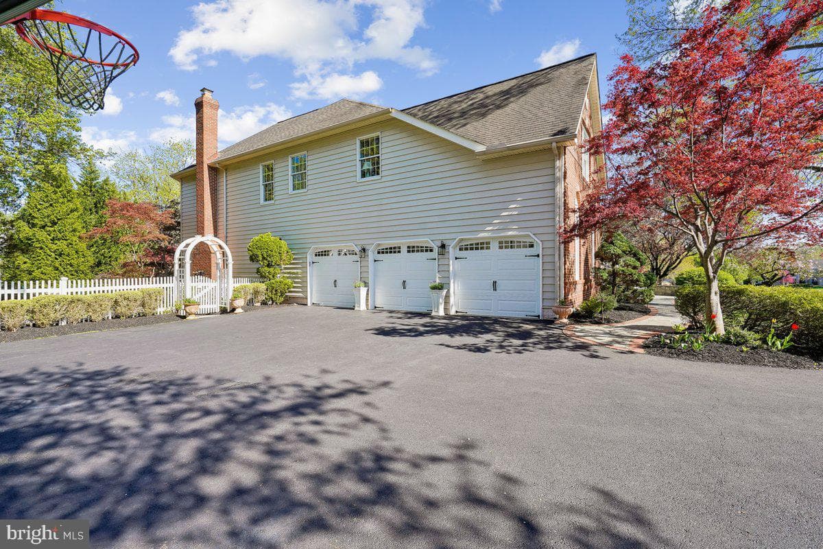 1703 Raleigh Hill Road photo 61