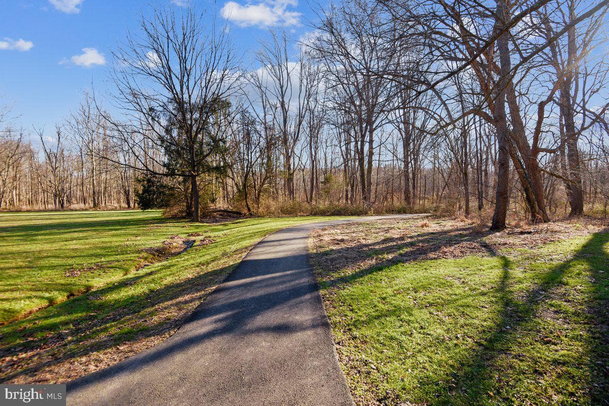 1703 Raleigh Hill Road photo 68