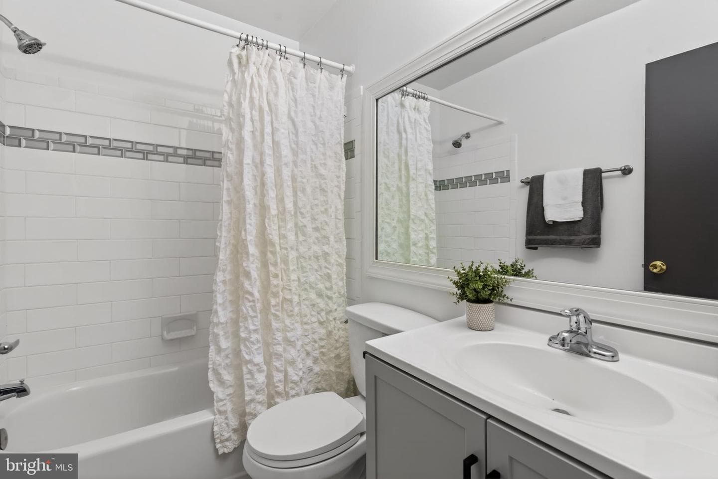561 Florida Avenue #204 photo 18