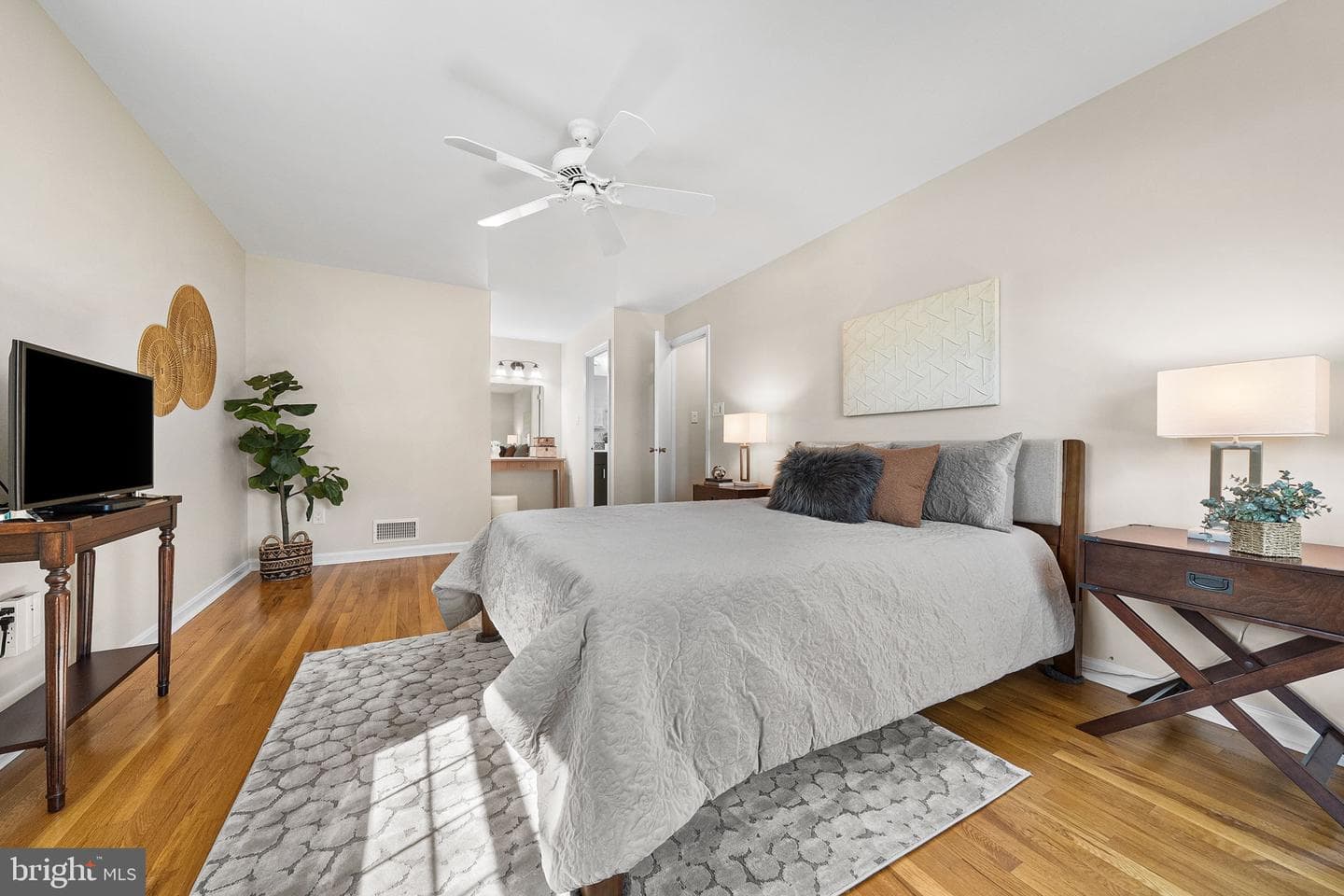 4224 Holborn Avenue photo 40