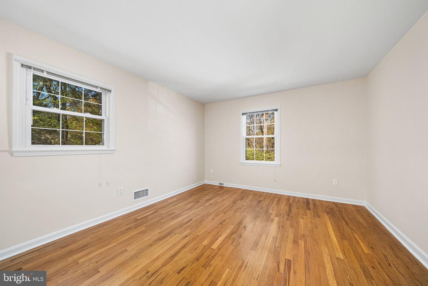 4224 Holborn Avenue photo 48
