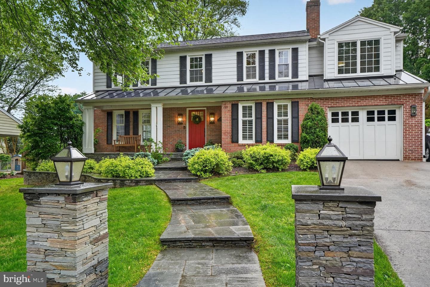 1854 Abbotsford Drive photo 2
