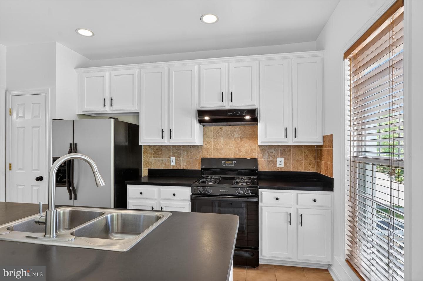 5369 Crimson Sky Court photo 4