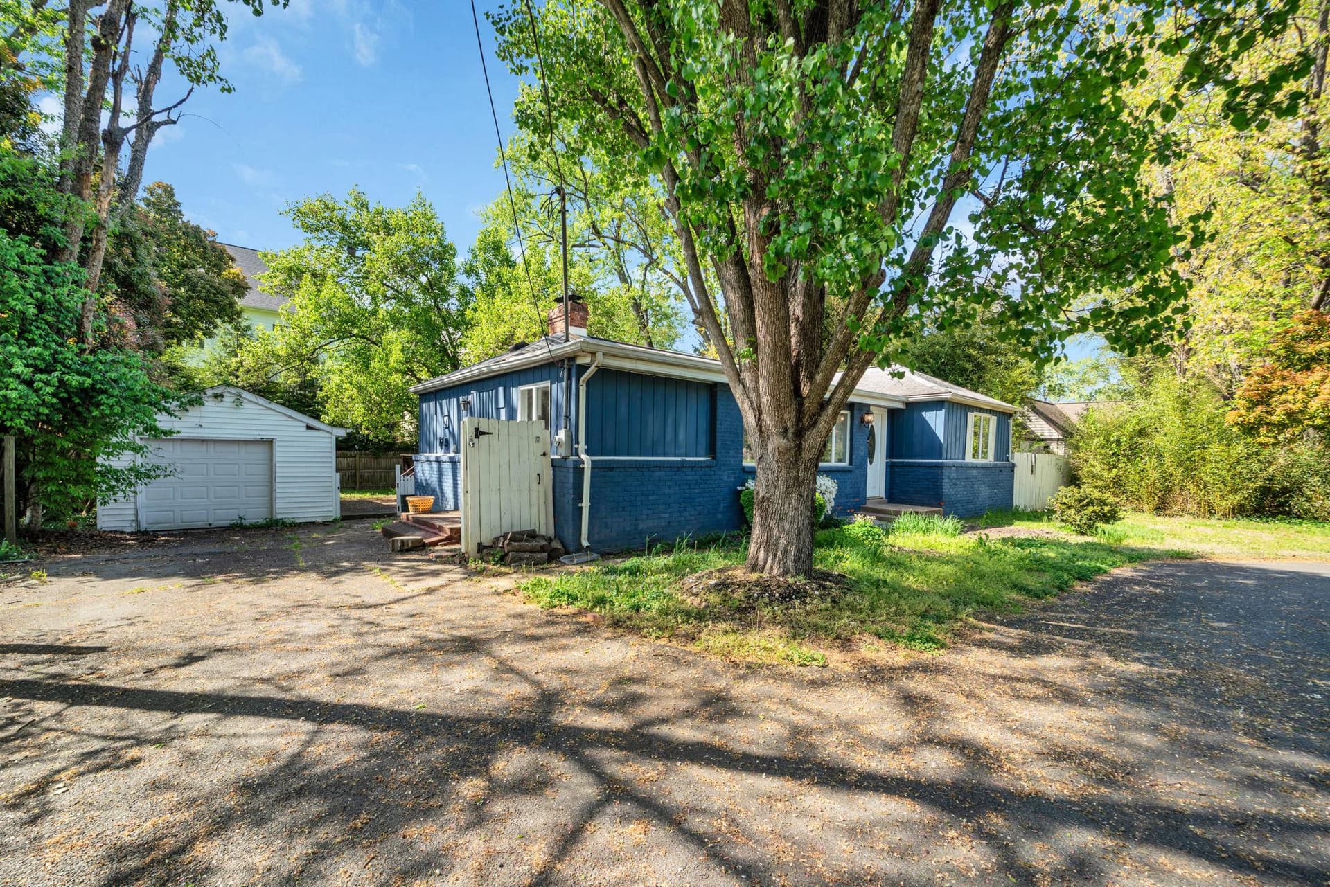 8106 Fort Hunt Road, Alexandria