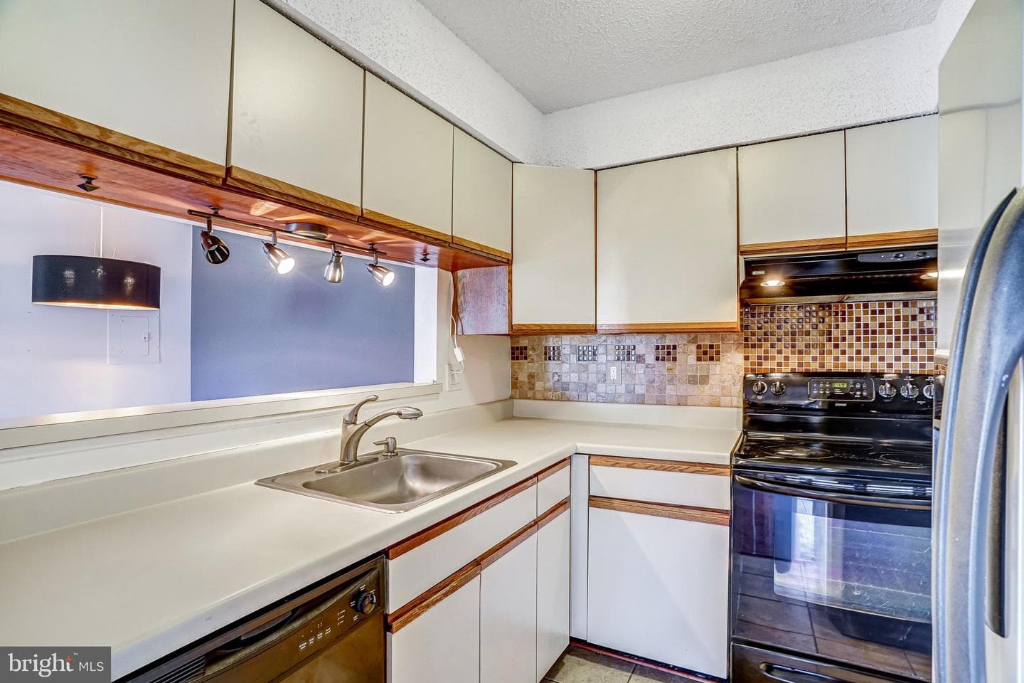 6925 Mary Caroline Circle #j photo 16