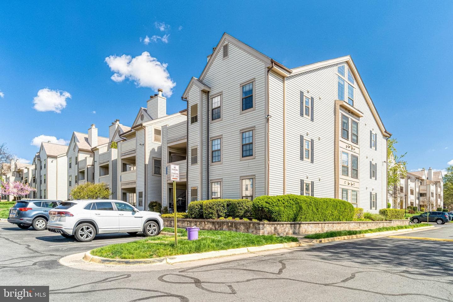 6925 Mary Caroline Circle #j photo 2