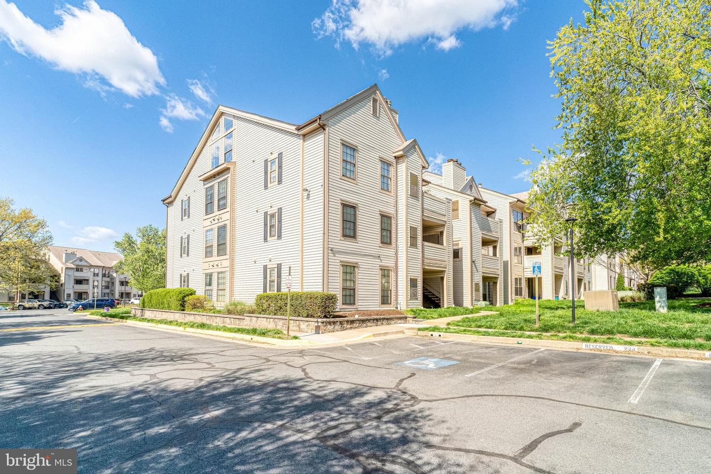 6925 Mary Caroline Circle #j photo 5