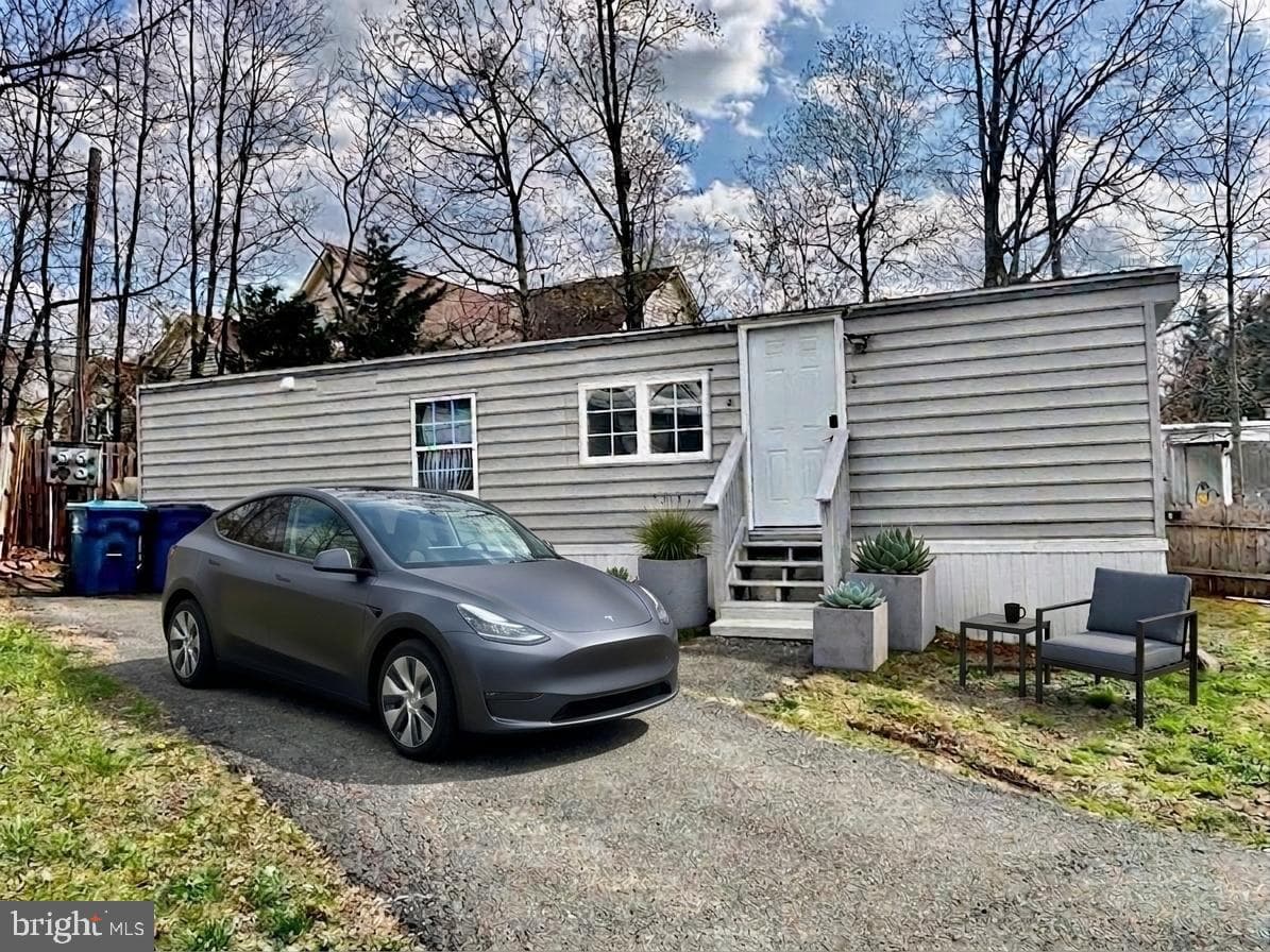 11209 Mobile Drive, Fairfax