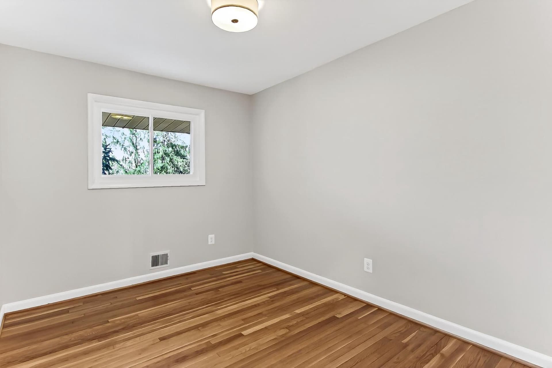 6451 Queen Anne Terrace photo 24