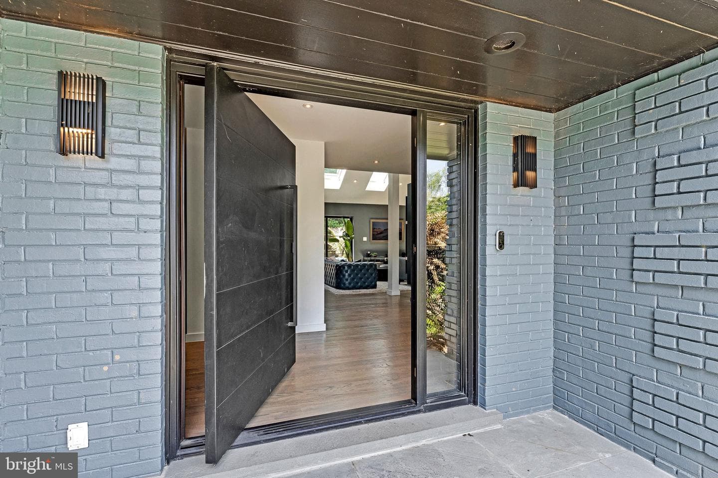 1228 Perry William Drive photo 5