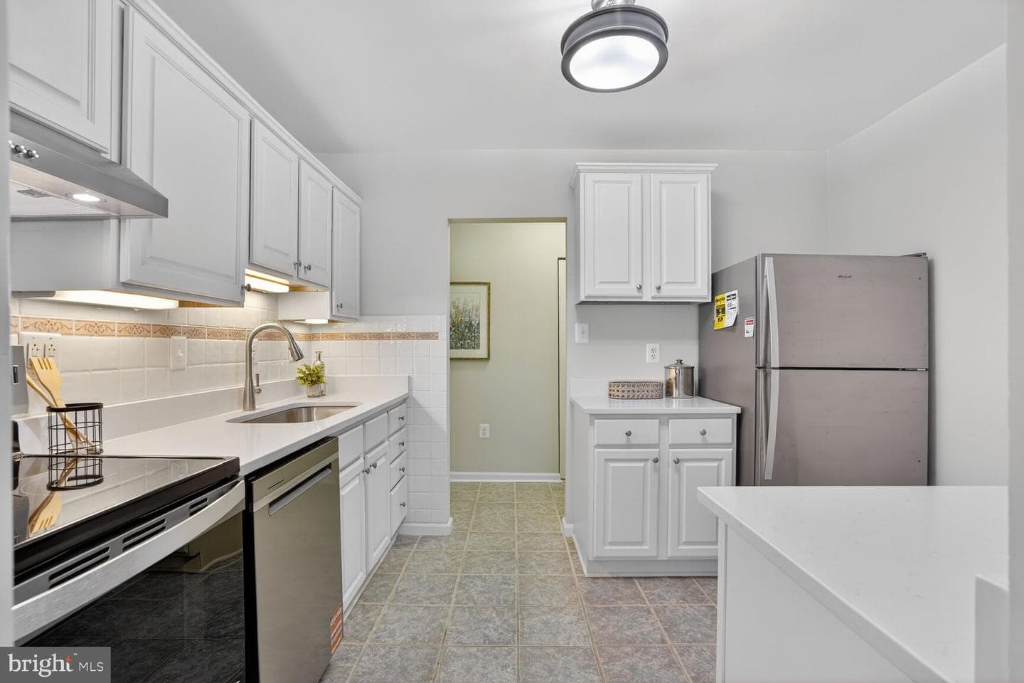 9708 Kingsbridge Drive #304 photo 2