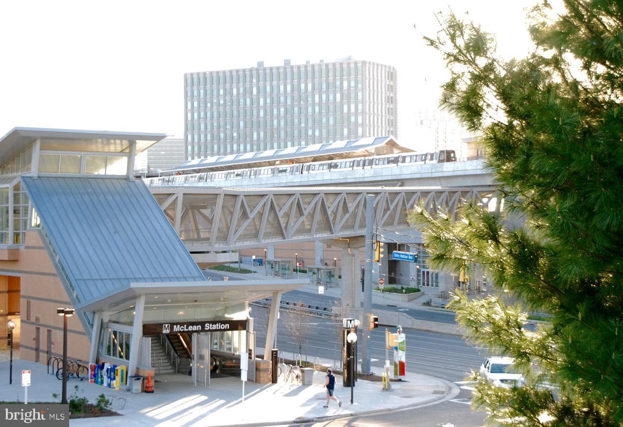 1800 Old Meadow Road #218 photo 43
