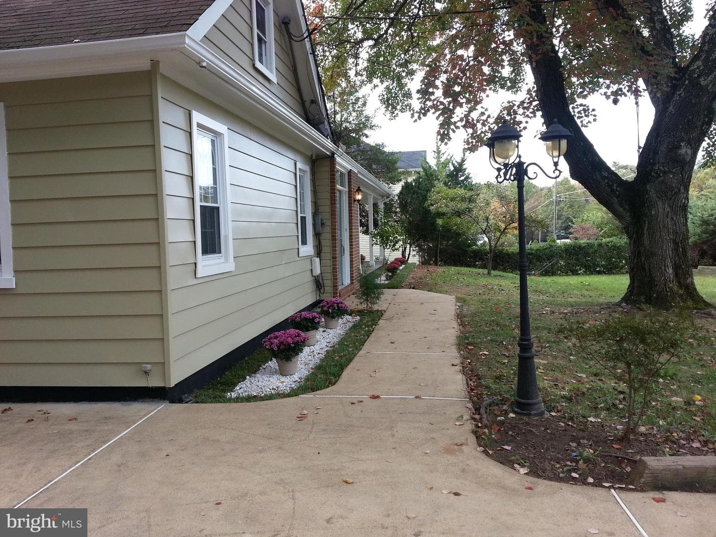 2063 Woodford Road photo 3