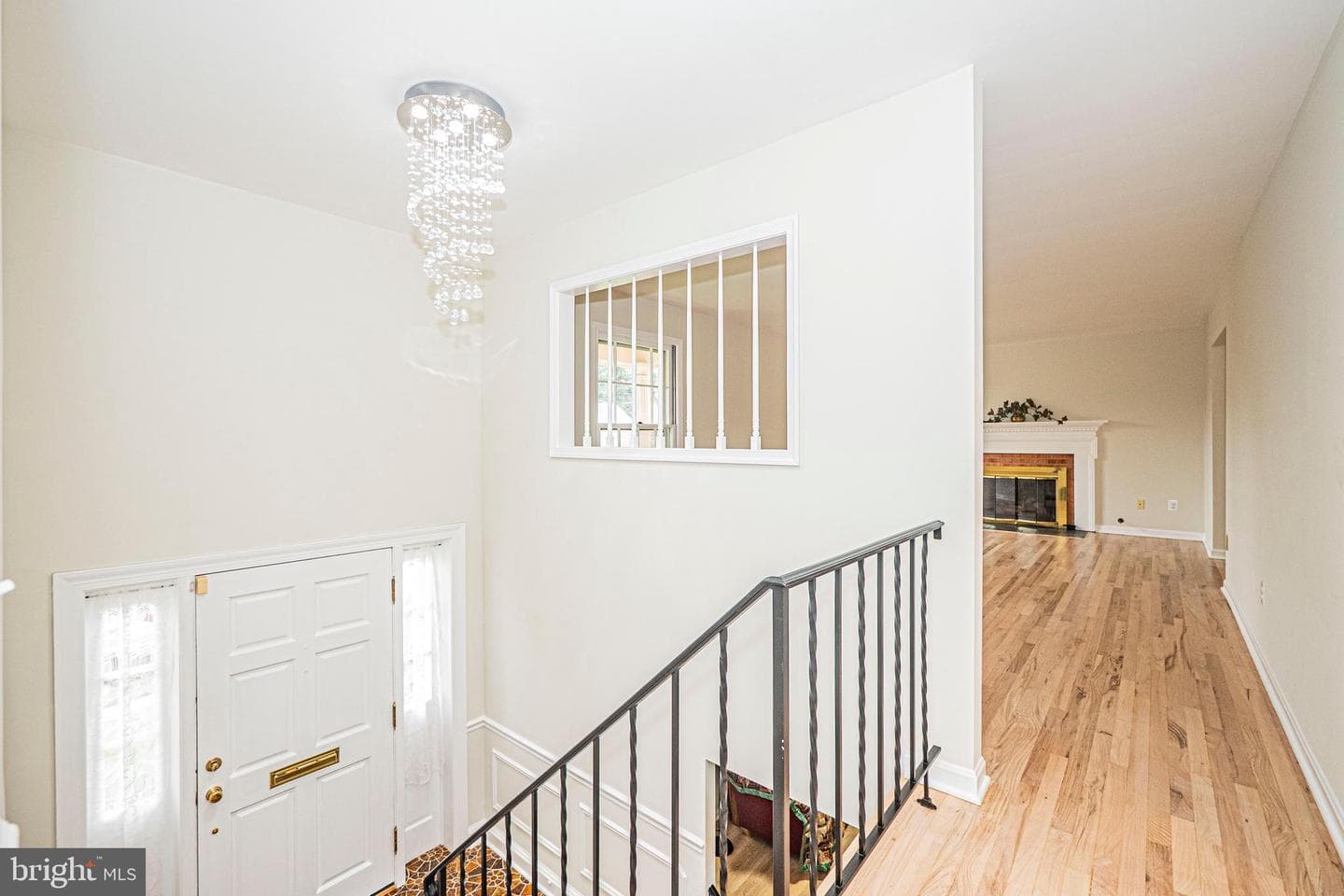 2419 Caron Lane photo 3
