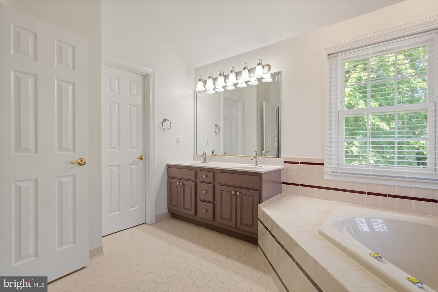 6474 Gristmill Square Lane photo 30