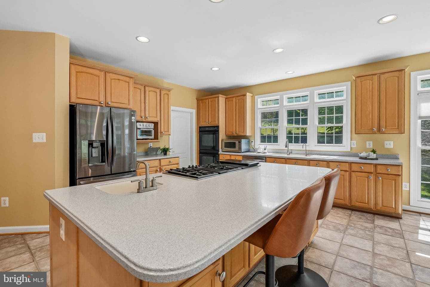 8220 Roseland Drive photo 32