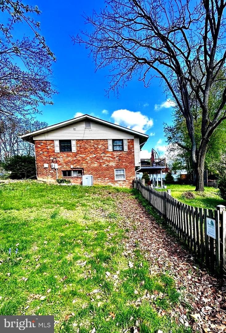 3715 Moss Drive photo 5