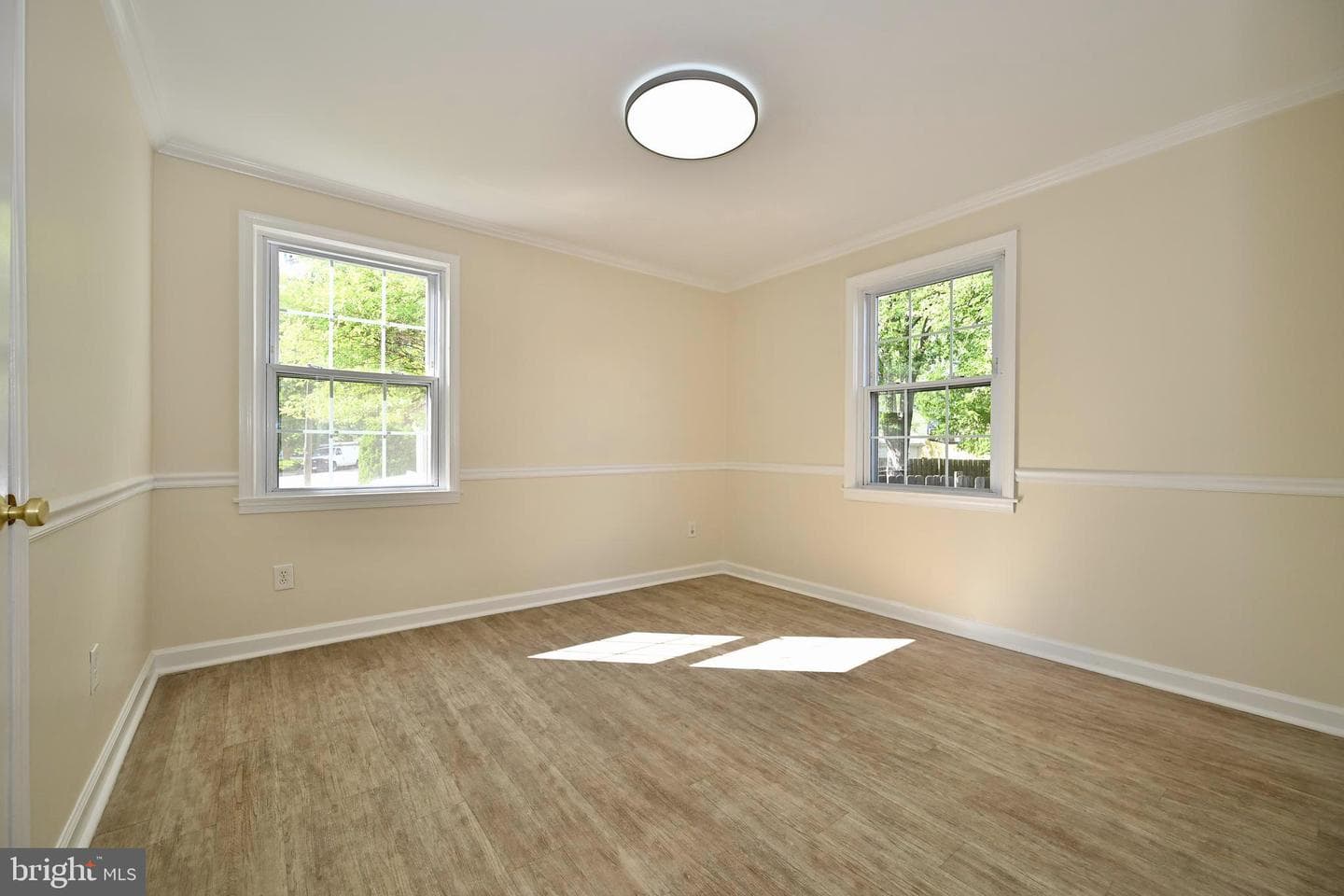 6936 Regent Ln photo 9