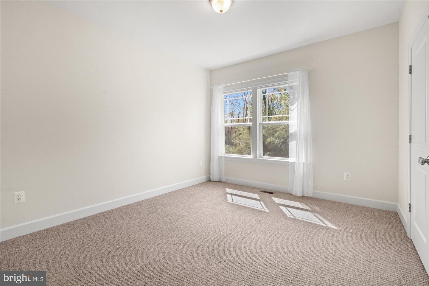 8112 Wingfield Place photo 30