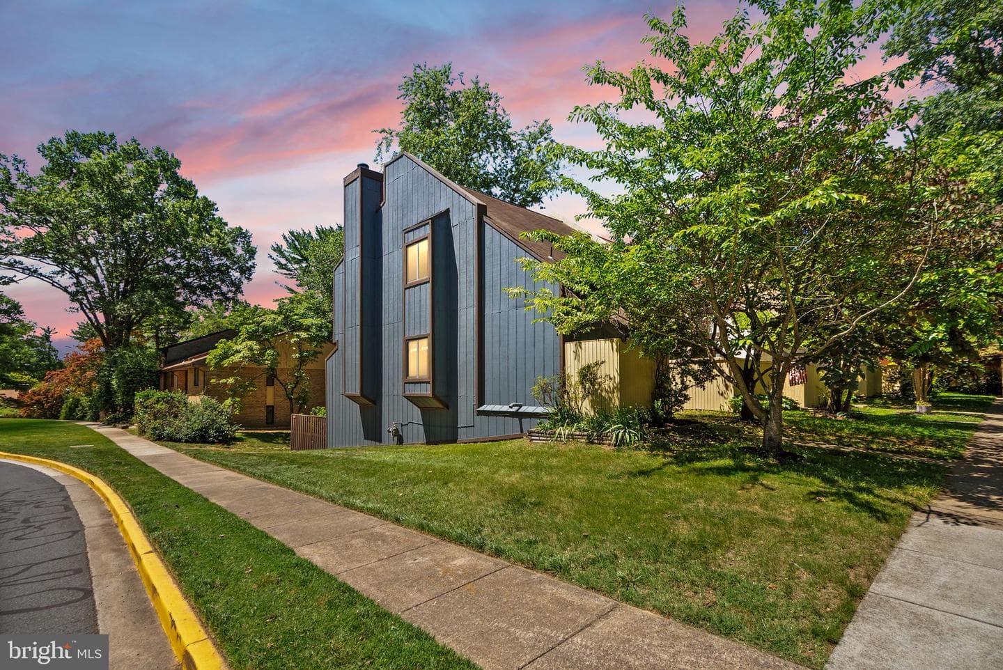 11100 Saffold Way, Reston