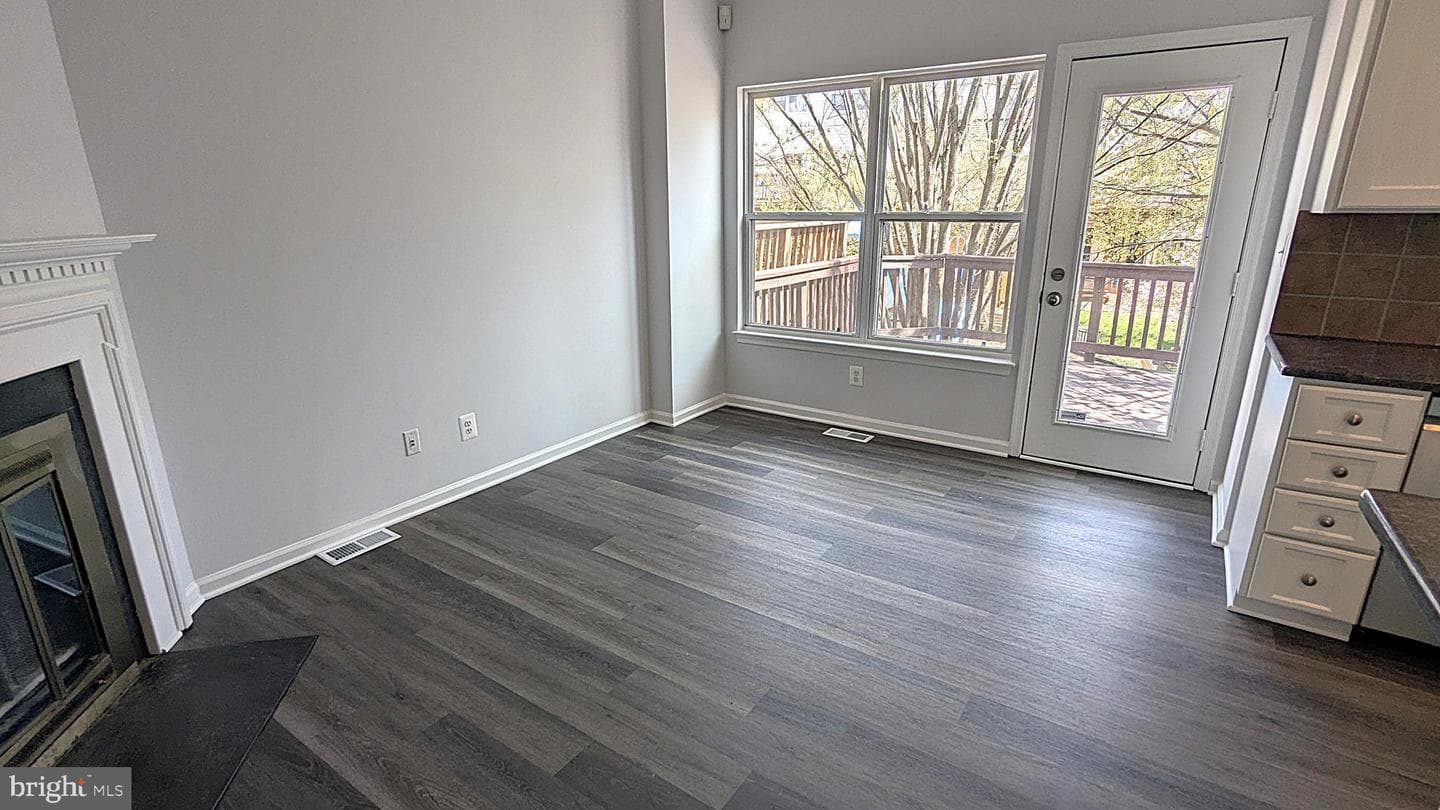 2593 James Madison Circle photo 15