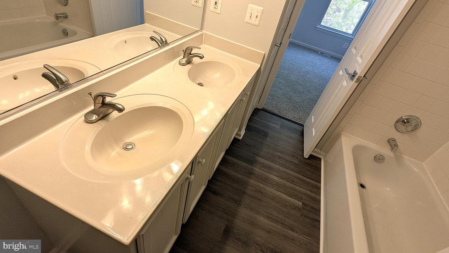 2593 James Madison Circle photo 29
