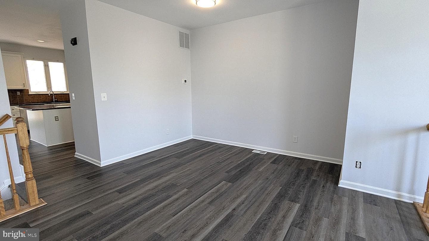 2593 James Madison Circle photo 5